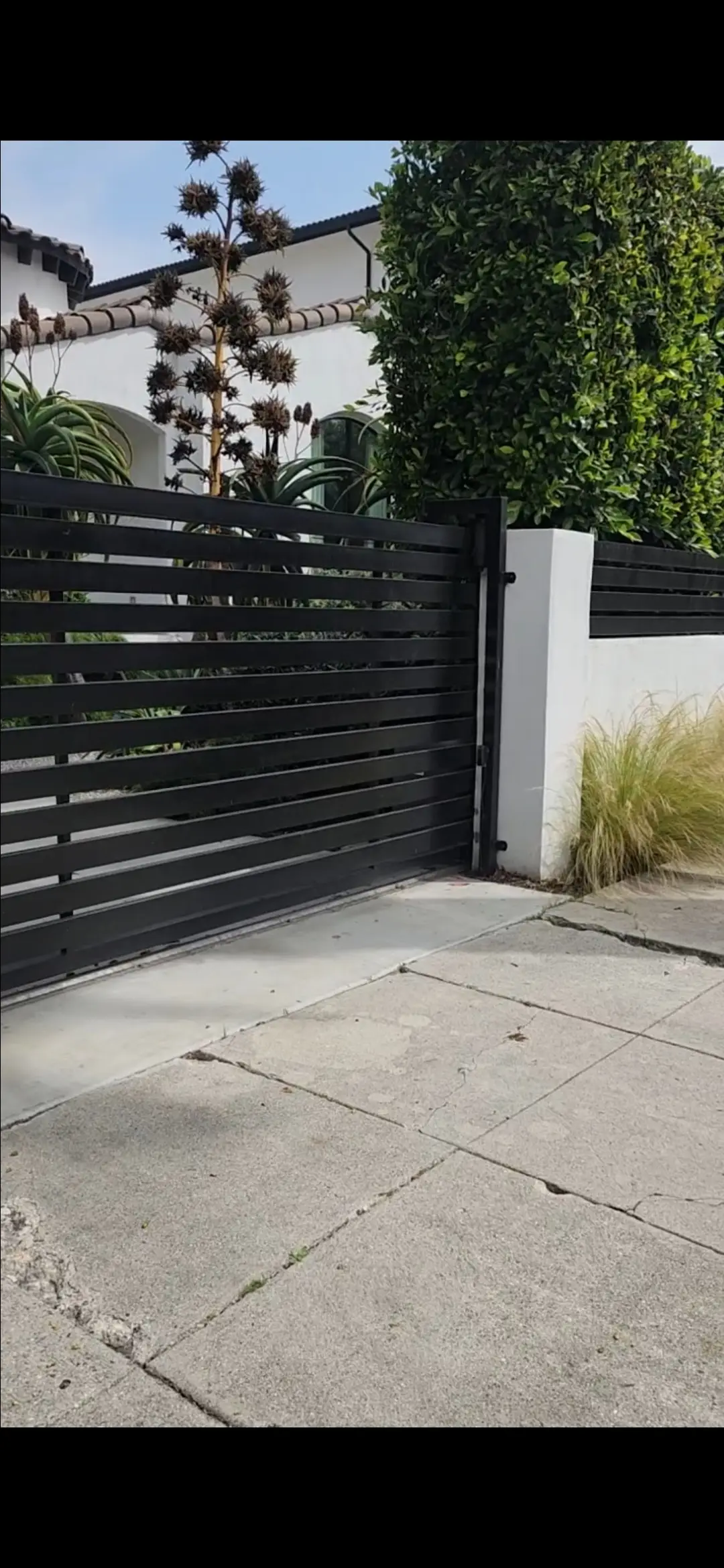 Automatic driveway gate Los Angeles